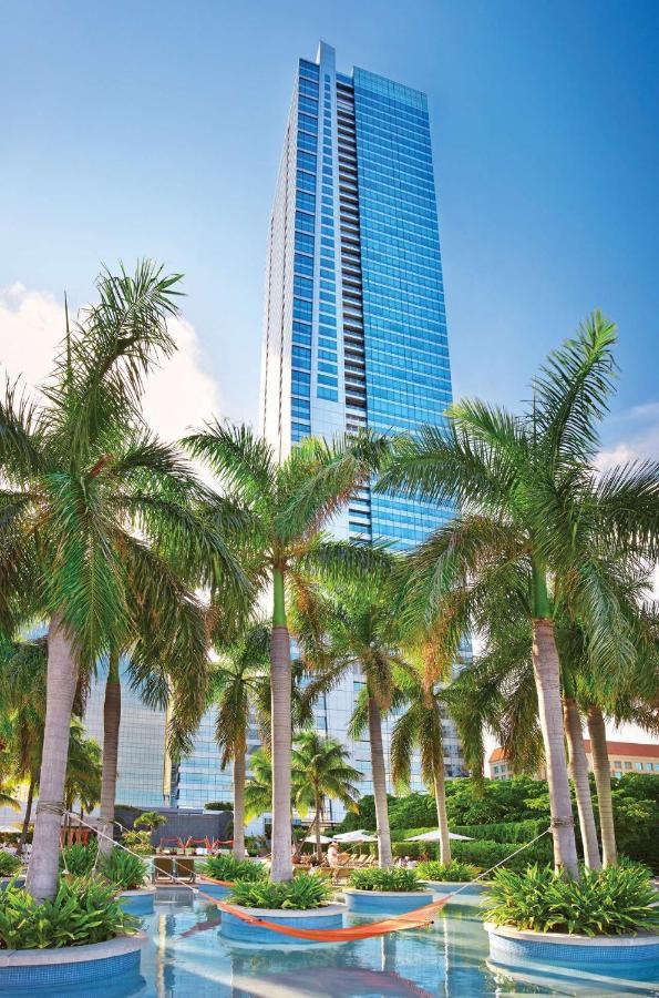 Four Seasons Hotel Miami - Luxury Private Residences Extérieur photo