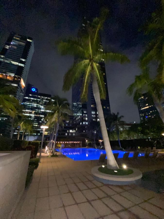 Four Seasons Hotel Miami - Luxury Private Residences Extérieur photo