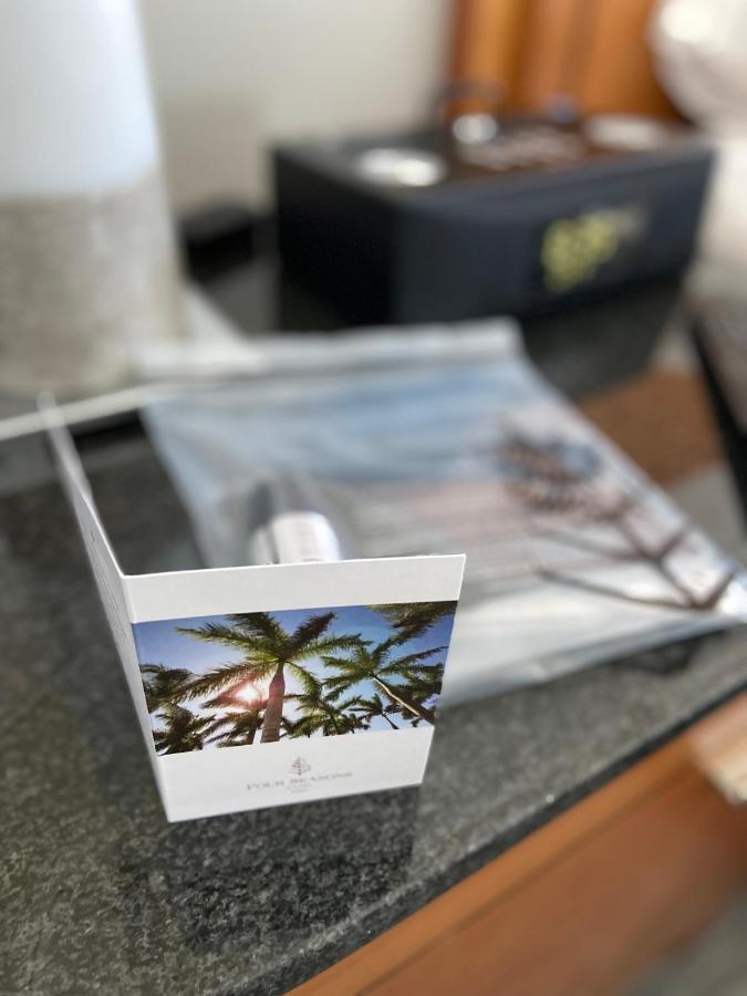 Four Seasons Hotel Miami - Luxury Private Residences Extérieur photo