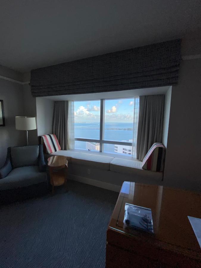 Four Seasons Hotel Miami - Luxury Private Residences Extérieur photo