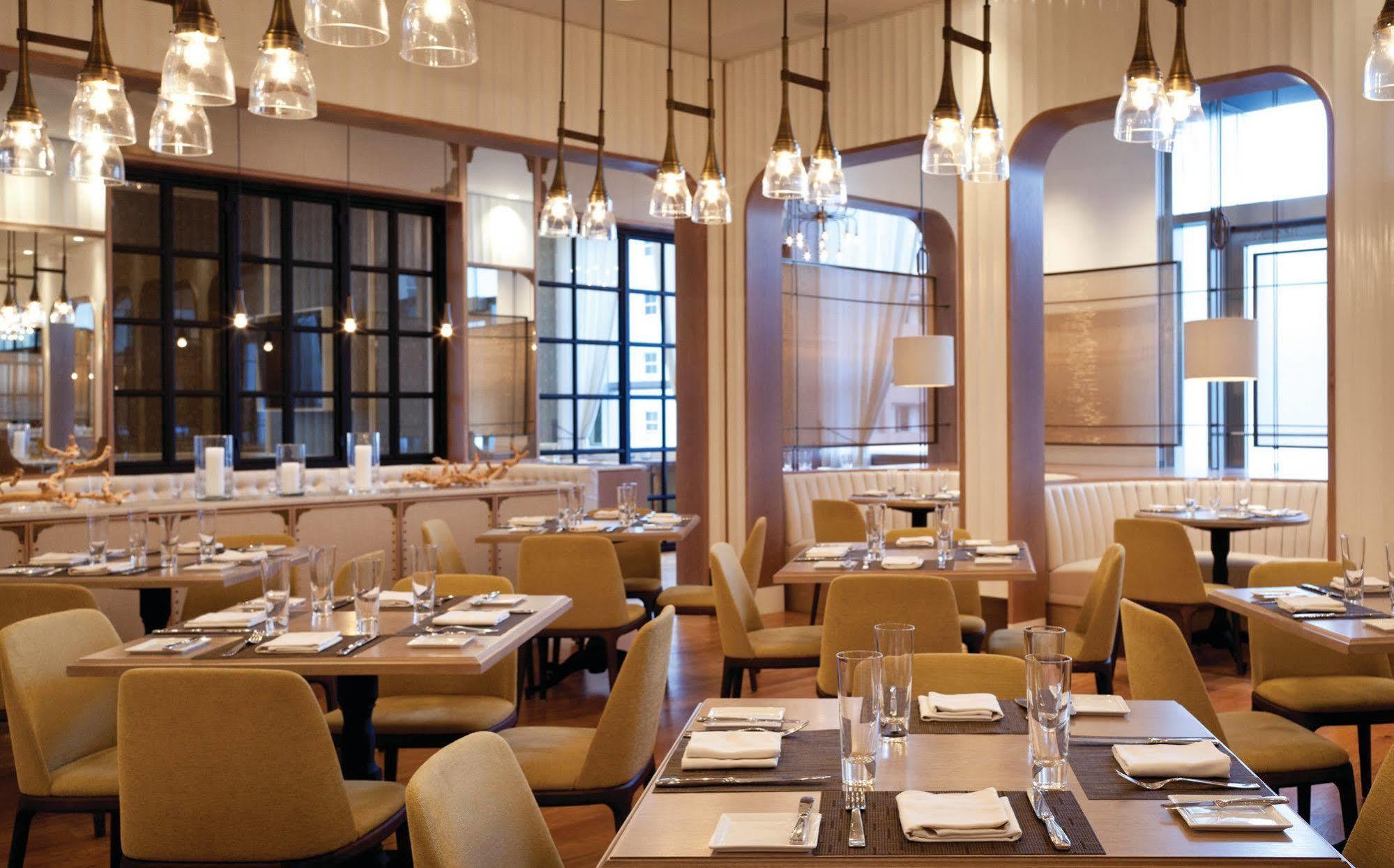 Four Seasons Hotel Miami - Luxury Private Residences Extérieur photo